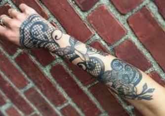 How can you avoid sleeve tattoo stretching