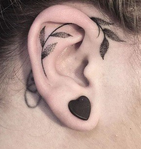 idea for women ear tattoo 